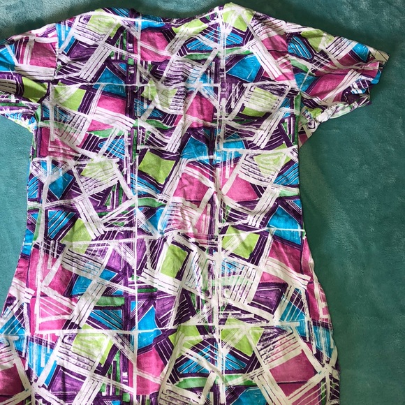 Scrub top - Picture 2 of 3